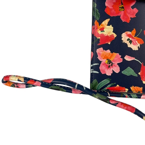 NWOT Nanette Lepore Floral Vegan Leather Crossbody Travel Passport Purse Pouch - Picture 13 of 14